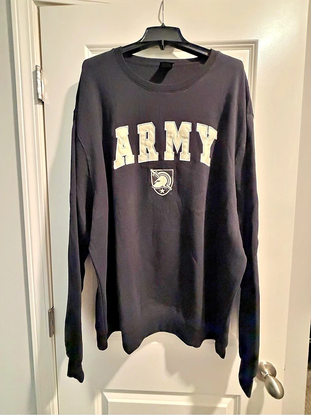 Colosseum ARMY Embroidered Sweatshirt in Black - Size 3XL